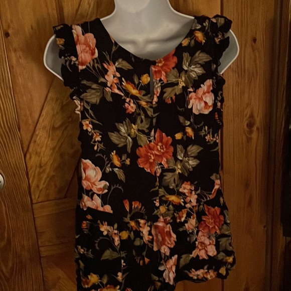 AEO Dark Floral Top 🦅🖤🌹 - Picture 7 of 12